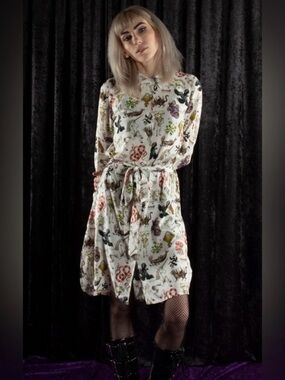 Pretty Snake - Graphic Animal & Botanical Print Shirt in White